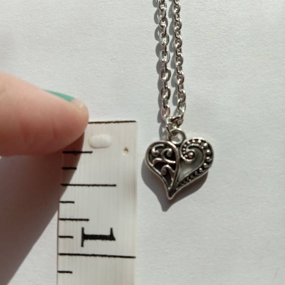 Heart charm necklace silver plated 9 inches - Picture 3 of 5